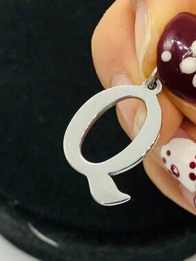 James Avery Large Script Initial Q Charm
